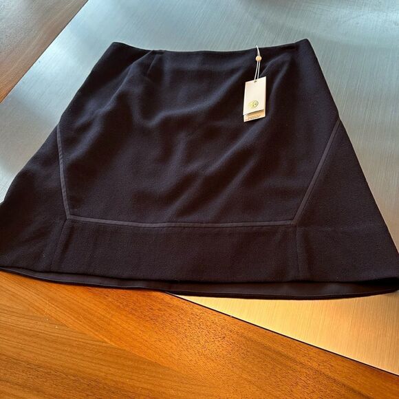 NWT - Tory Burch navy Thea skirt. Size 10 - Picture 1 of 10